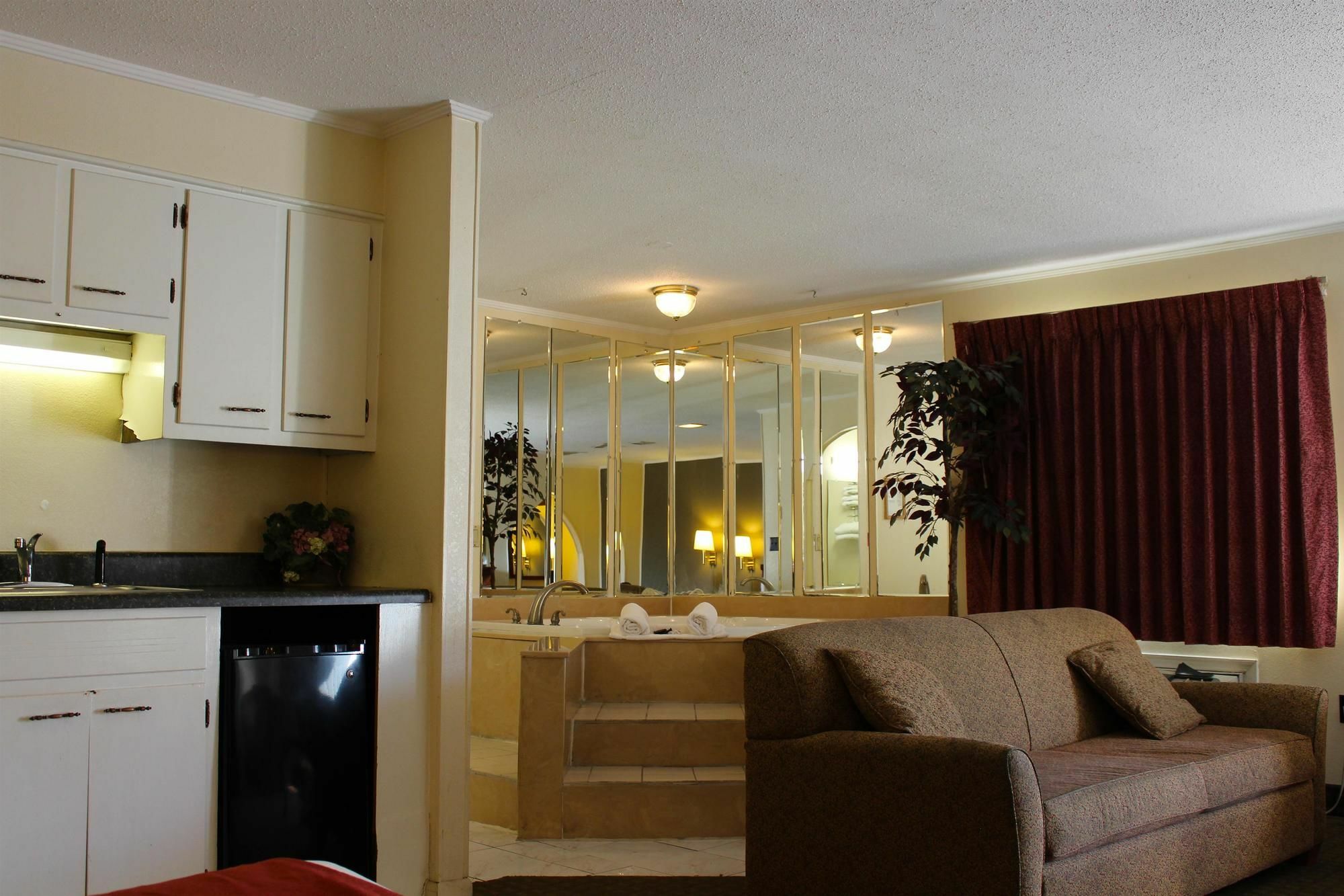 Lake View Inn & Suites Killen Extérieur photo